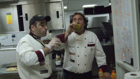 Raffaele Cuomo e GianMaria Le Mura durante una pausa con una Arangina.