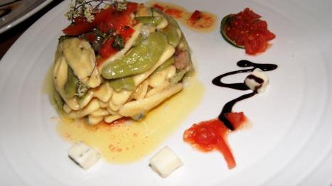 Foglie di Ulivo gorgonzola e limone con capperini e pomodorini con origano