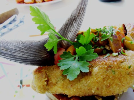 Palamita in Crosta di pane con verdurine e dadi di melanzane