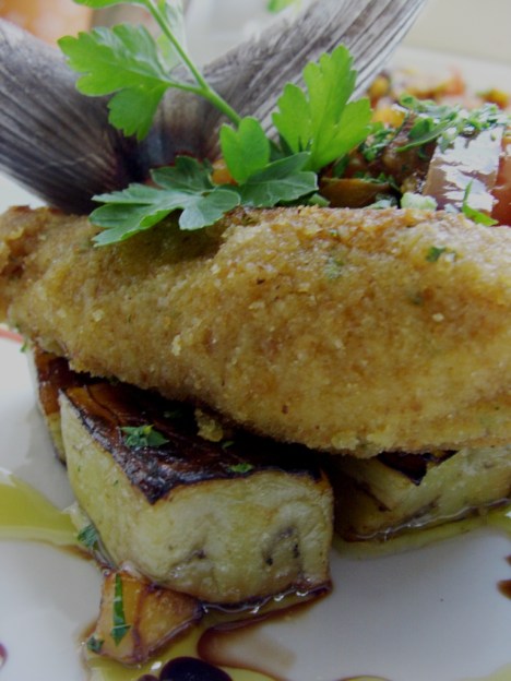 Palamita in Crosta di pane con verdurine e dadi di melanzane