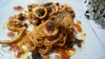 Vermicelli calamari olive nere Giarresche polpa di pomodoro