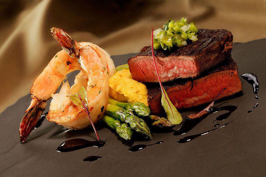 Roast-Beef e Gamberi su ardesia Innovazione e tradizione